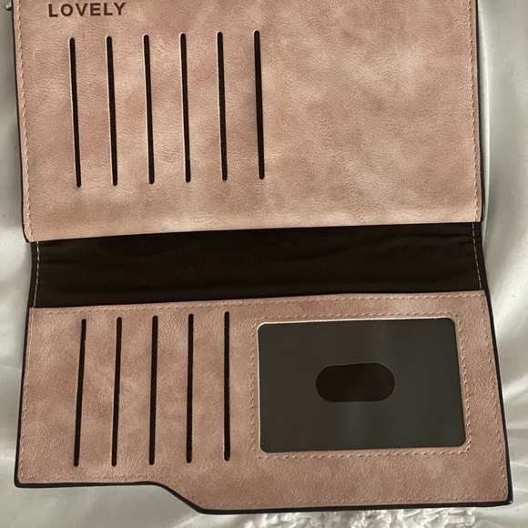 Lovely pink wallet - Picture 3 of 3